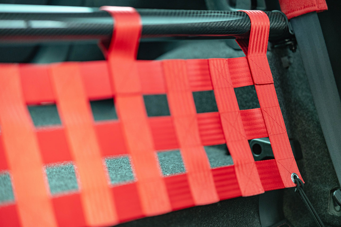Clubsport-Set für Volkswagen Polo 5 GTI (6c/6r) - Einzelstrebe und passendes Clubsport-Netz – Leichtbau, hochwertige Materialien, optimal für Rücksitzbankausbau.
