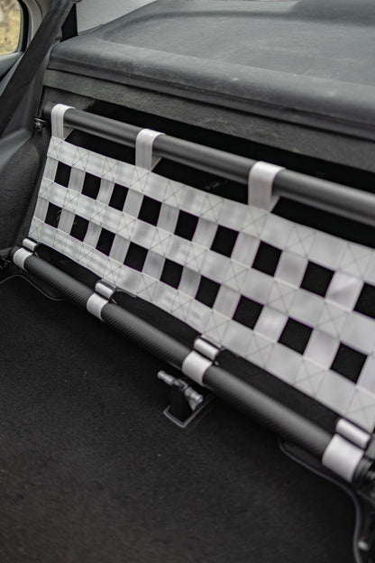 Clubsport-Set für VW Bora (1J2) 1998-2005: Doppelstrebe und passendes Clubsport-Netz – Leichtbau, hochwertige Materialien, optimal für Rücksitzbankausbau.