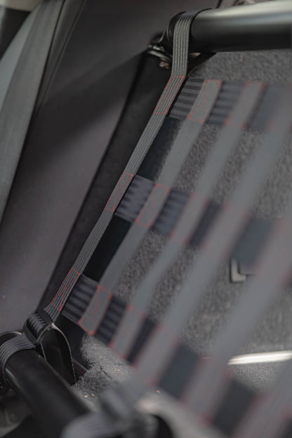 Clubsport-Set für Audi A4/S4 B9: Doppelstrebe und passendes Clubsport-Netz – Leichtbau, hochwertige Materialien, optimal für Rücksitzbank - PLR Design