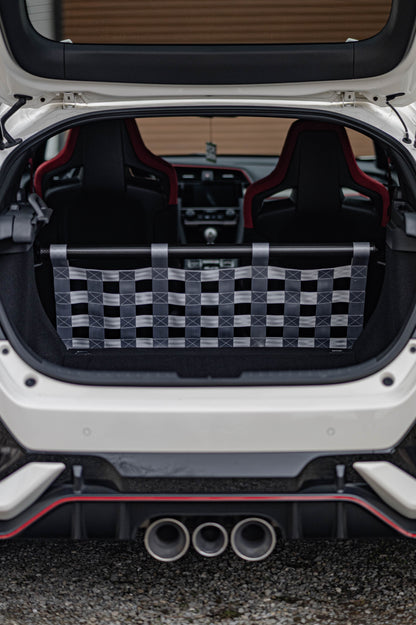 Clubsport-Set für Honda Civic/Type R FK8: Doppelstrebe und passendes Clubsport-Netz – Leichtbau, hochwertige Materialien, optimal für Rücksitzbankausbau.