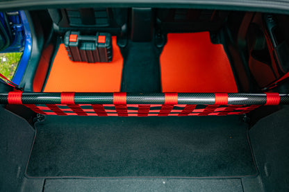 Clubsportset mit Einzelstrebe und Netz für Honda Civic Type R FK2, speziell entwickelt für optimalen Rücksitzbankausbau und Gewichtsreduktion.