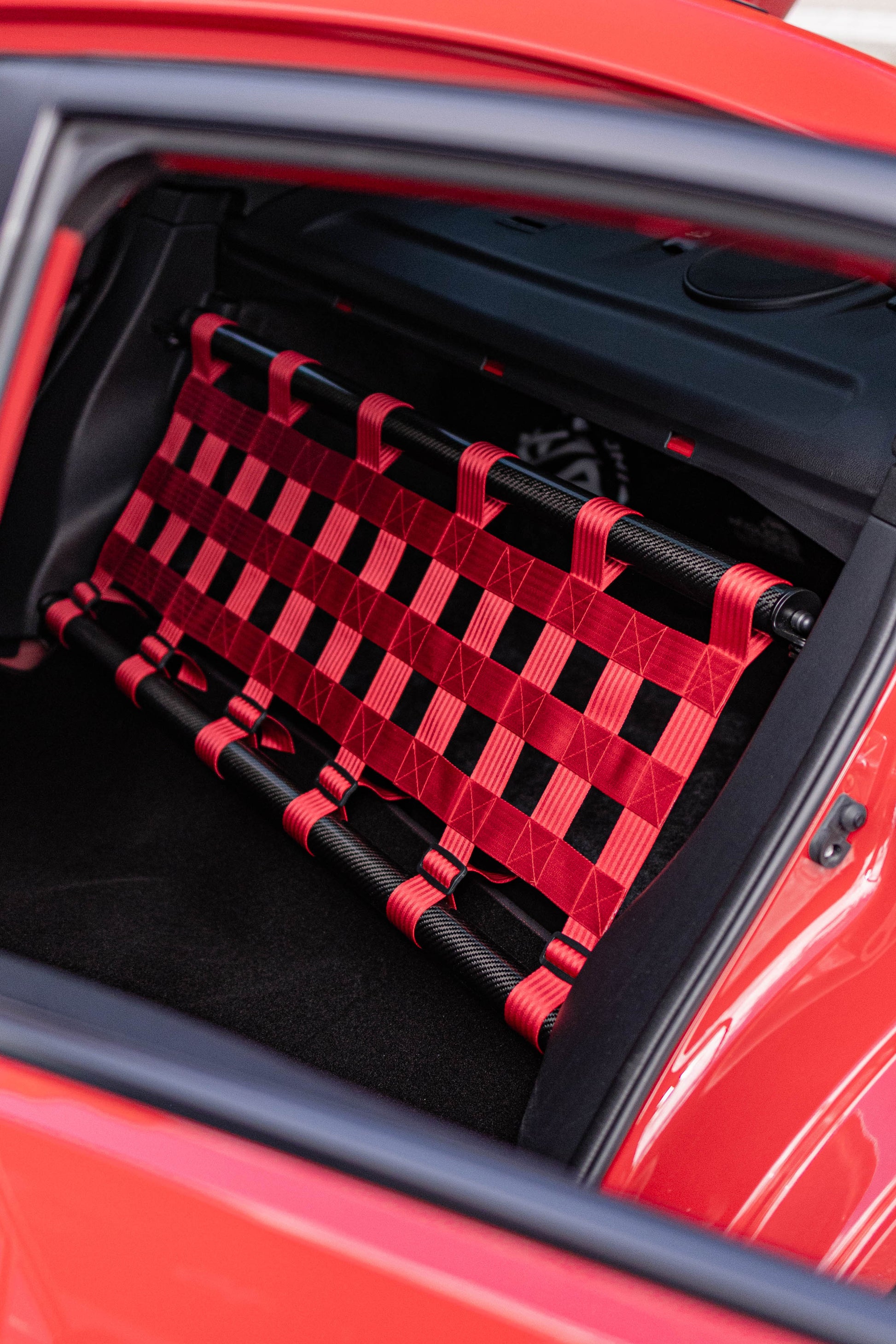 Clubsportset mit Strebe und Netz von PLR Design für Subaru WRX STI VA